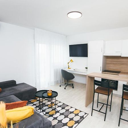 Aurelia'S Comfy Place With Free Parking Zagreb Bagian luar foto